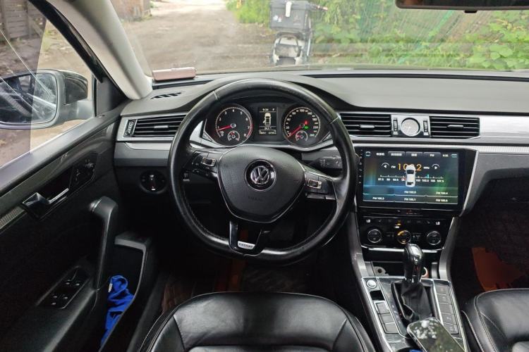 Used Volkswagen Passat 2017 330TSI DSG Luxury Edition Steering Wheel
