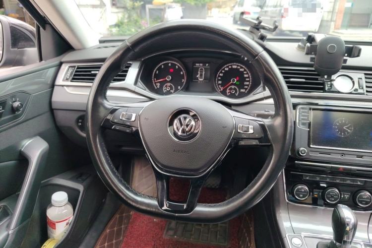 Used Volkswagen Passat 2017 330TSI DSG Luxury Edition Steering Wheel