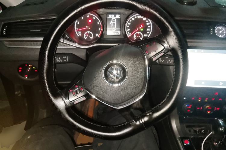 Used Volkswagen Passat 2017 330TSI DSG Luxury Edition Steering Wheel