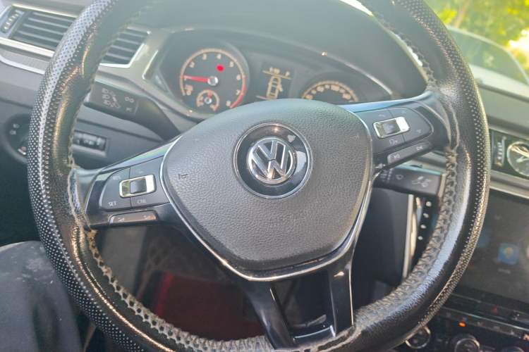 Used Volkswagen Passat 2017 280TSI DSG Luxury Edition Steering Wheel