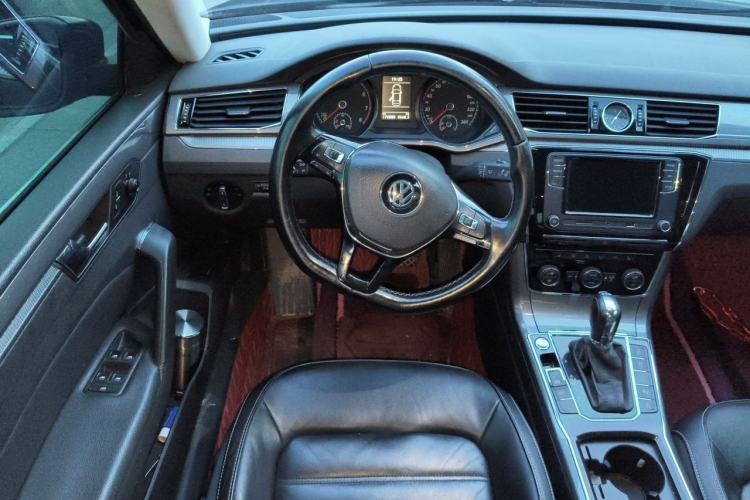 Used Volkswagen Passat 2017 330TSI DSG Luxury Edition Steering Wheel