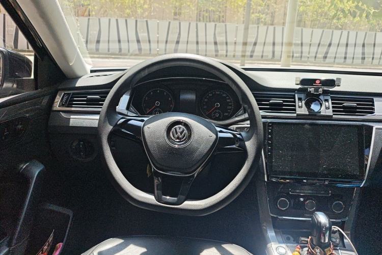 Used Volkswagen Passat 2017 330TSI DSG Luxury Edition Steering Wheel