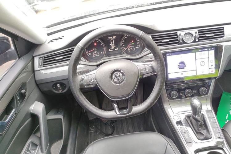 Used Volkswagen Passat 2017 330TSI DSG Luxury Edition Steering Wheel