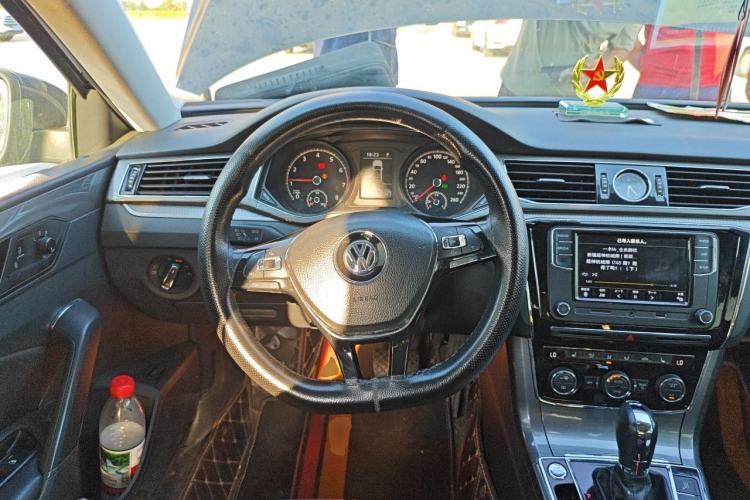 Used Volkswagen Passat 2017 330TSI DSG Luxury Edition Steering Wheel