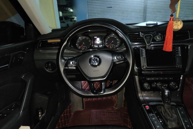 Used Volkswagen Passat 2017 330TSI DSG Prestige Edition Steering Wheel