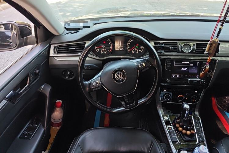 Used Volkswagen Passat 2017 330TSI DSG Luxury Edition Steering Wheel