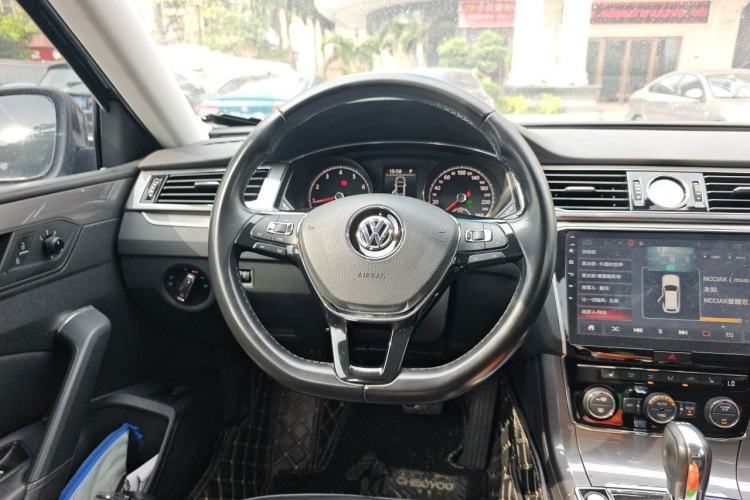 Used Volkswagen Passat 2017 330TSI DSG Luxury Edition Steering Wheel