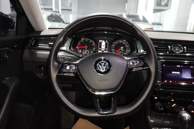 Used Volkswagen Passat 2017 330TSI DSG Prestige Edition Steering Wheel