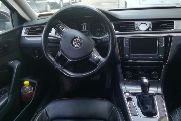 Used Volkswagen Passat 2017 280TSI DSG Luxury Edition Steering Wheel
