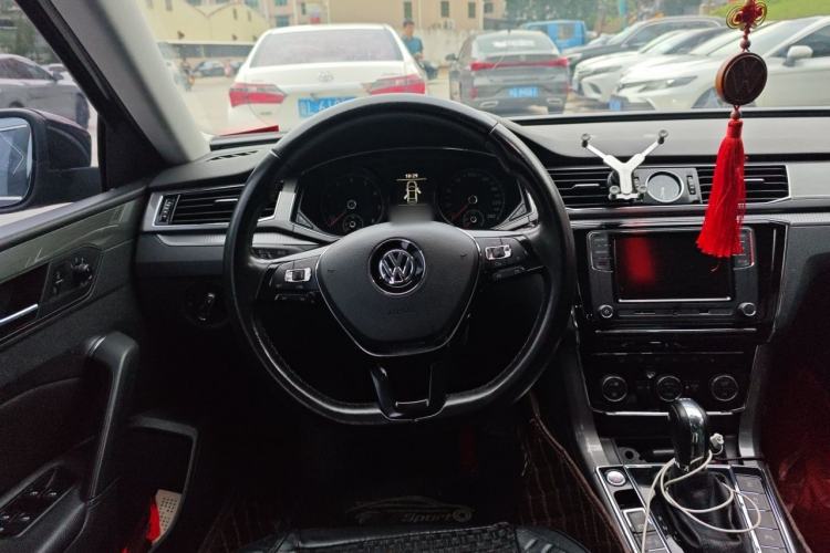 Used Volkswagen Passat 2017 280TSI DSG Luxury Edition Steering Wheel