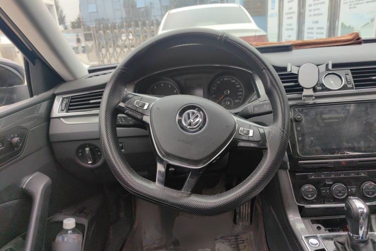 Used Volkswagen Passat 2017 330TSI DSG Luxury Edition Steering Wheel