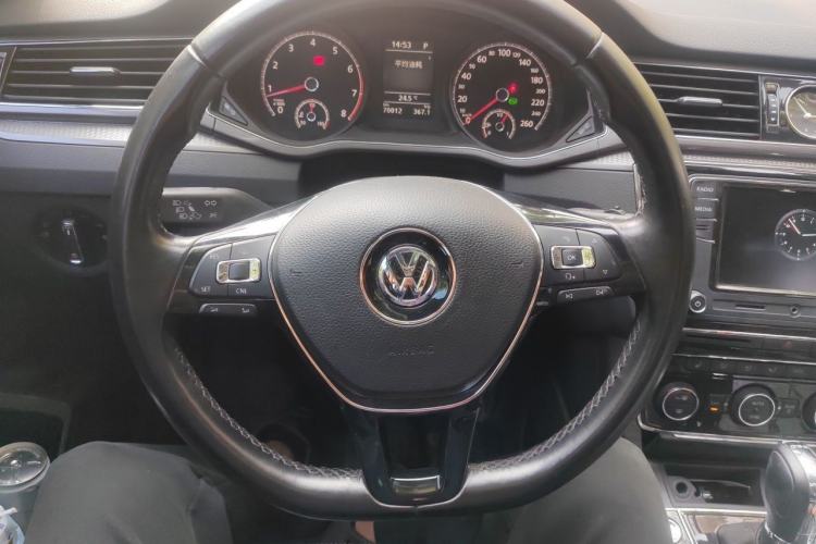 Used Volkswagen Passat 2017 330TSI DSG Luxury Edition Steering Wheel