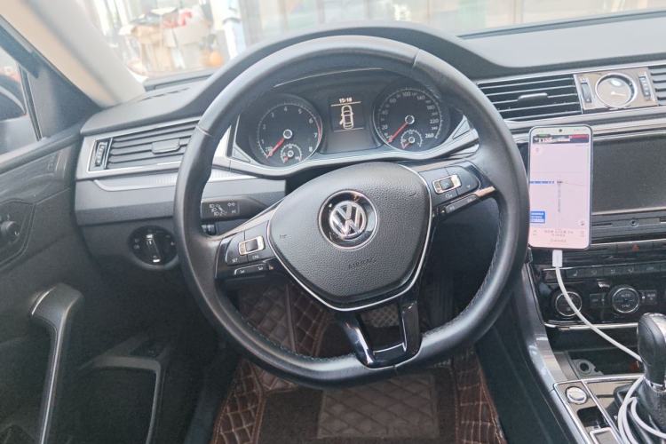 Used Volkswagen Passat 2017 330TSI DSG Luxury Edition Steering Wheel