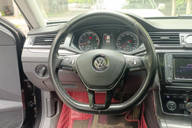 Used Volkswagen Passat 2017 330TSI DSG Prestige Edition Steering Wheel