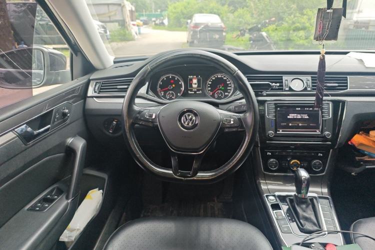 Used Volkswagen Passat 2017 330TSI DSG Prestige Edition Steering Wheel