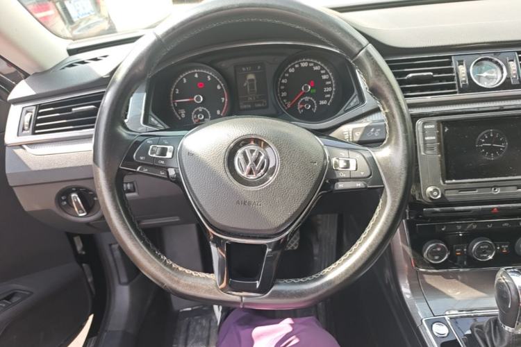 Used Volkswagen Passat 2017 330TSI DSG Luxury Edition Steering Wheel