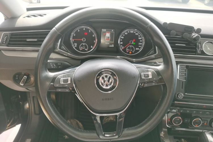 Used Volkswagen Passat 2017 330TSI DSG Prestige Edition Steering Wheel