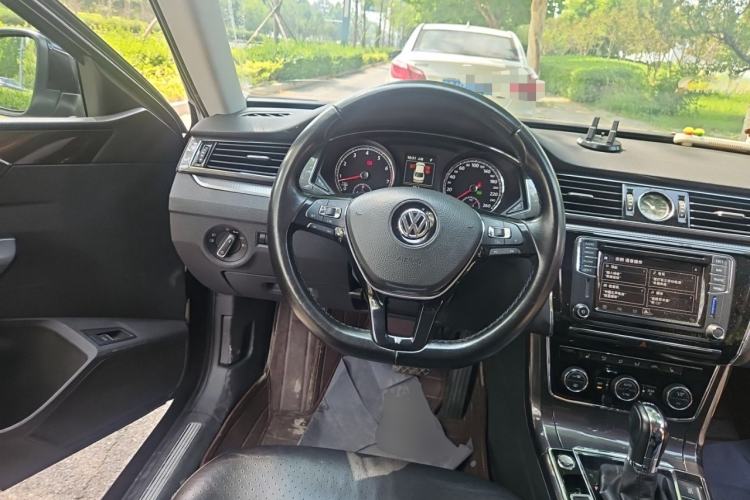 Used Volkswagen Passat 2017 380TSI DSG Prestige Edition Steering Wheel