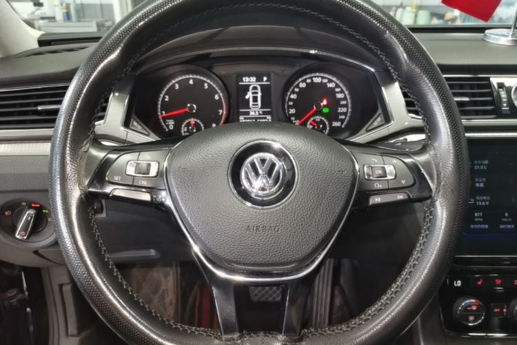 Used Volkswagen Passat 2017 330TSI DSG Luxury Edition Steering Wheel