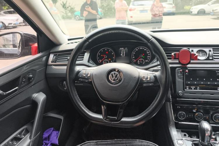 Used Volkswagen Passat 2017 330TSI DSG Luxury Edition Steering Wheel