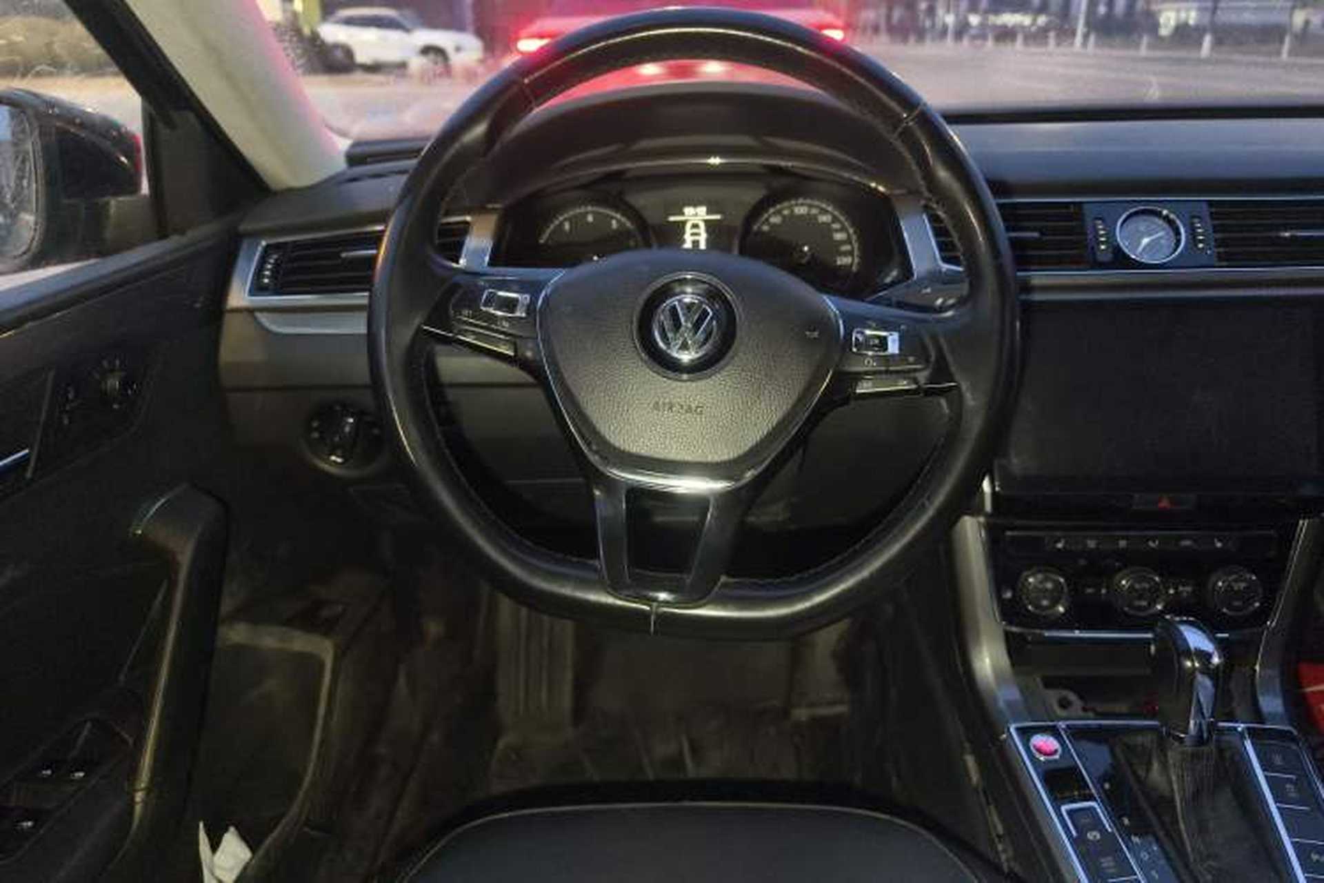 Used Volkswagen Passat 2017 280TSI DSG Luxury Edition Steering Wheel