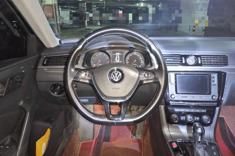 Used Volkswagen Passat 2017 330TSI DSG Luxury Edition Steering Wheel