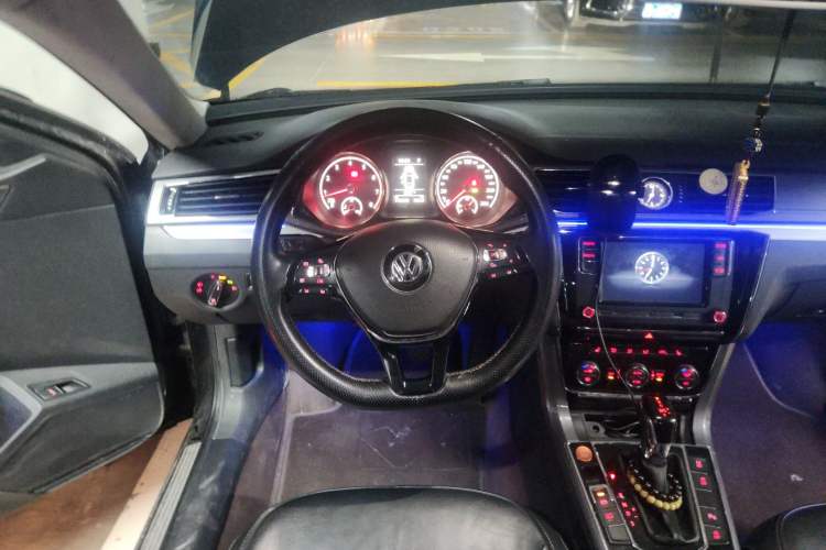 Used Volkswagen Passat 2017 280TSI DSG Luxury Edition Steering Wheel