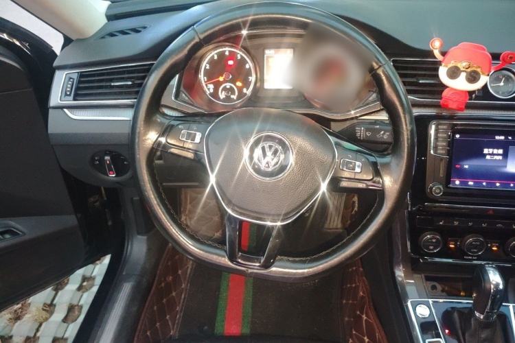 Used Volkswagen Passat 2017 330TSI DSG Prestige Edition Steering Wheel