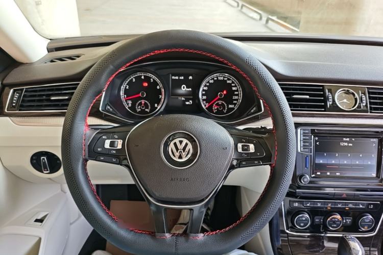 Used Volkswagen Passat 2017 380TSI DSG Prestige Edition Steering Wheel