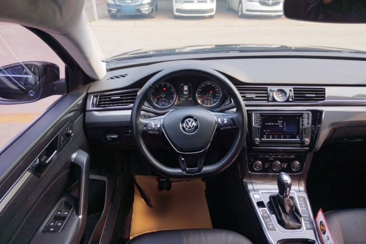 Used Volkswagen Passat 2017 330TSI DSG Prestige Edition Steering Wheel