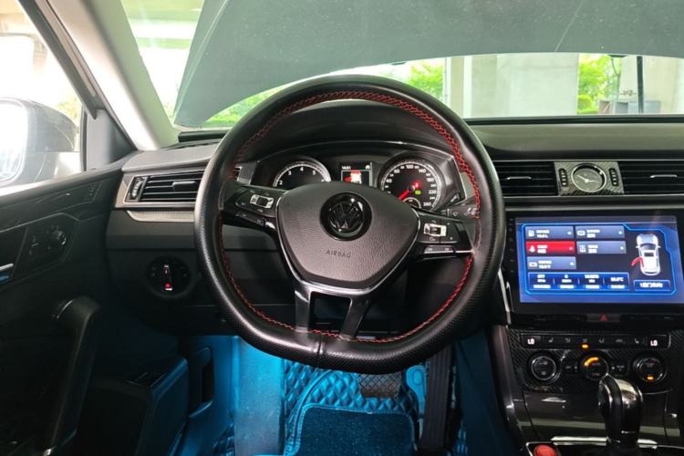 Used Volkswagen Passat 2017 330TSI DSG Prestige Edition Steering Wheel