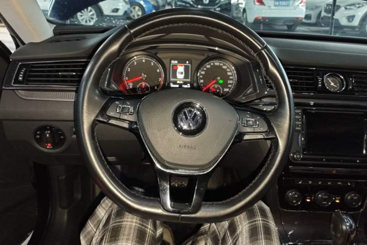 Used Volkswagen Passat 2017 330TSI DSG Prestige Edition Steering Wheel