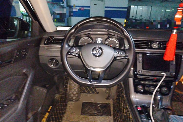 Used Volkswagen Passat 2017 330TSI DSG Luxury Edition Steering Wheel
