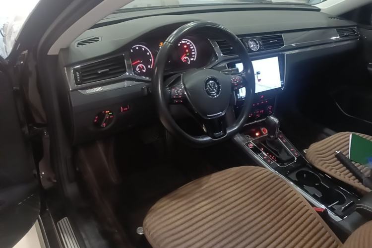 Used Volkswagen Passat 2017 280TSI DSG Luxury Edition Steering Wheel