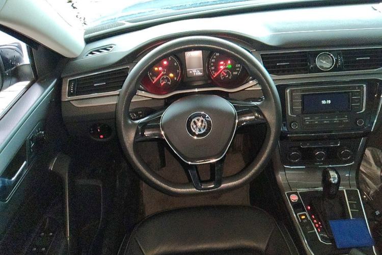 Used Volkswagen Passat  Steering Wheel