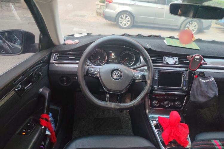 Used Volkswagen Passat 2017 330TSI DSG Luxury Edition Steering Wheel