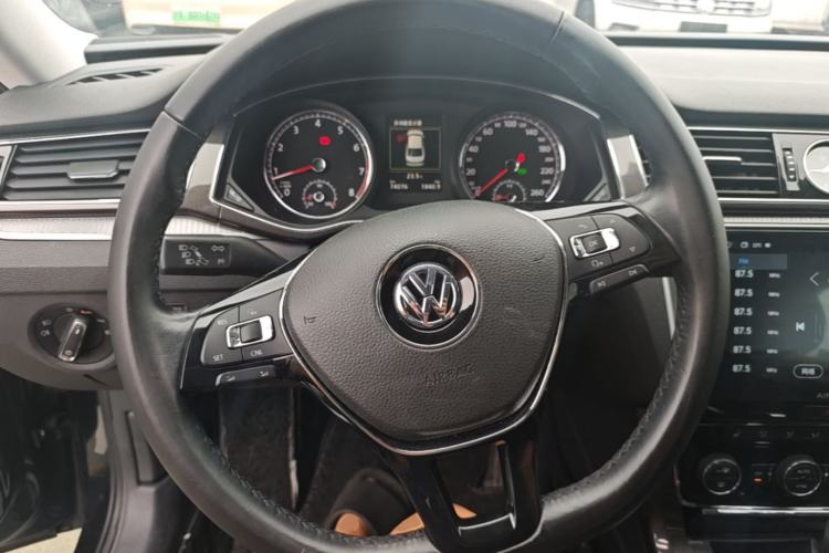 Used Volkswagen Passat 2017 330TSI DSG Prestige Edition Steering Wheel