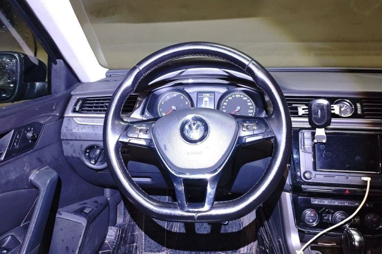 Used Volkswagen Passat 2017 330TSI DSG Luxury Edition Steering Wheel