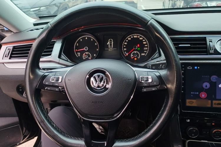 Used Volkswagen Passat 2017 330TSI DSG Luxury Edition Steering Wheel
