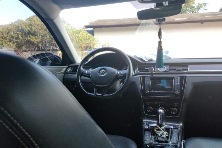 Used Volkswagen Passat 2017 330TSI DSG Prestige Edition Steering Wheel