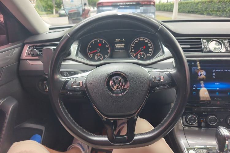 Used Volkswagen Passat 2017 330TSI DSG Luxury Edition Steering Wheel