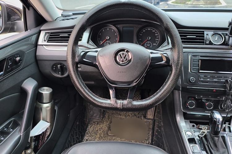 Used Volkswagen Passat 2017 280TSI DSG Luxury Edition Steering Wheel