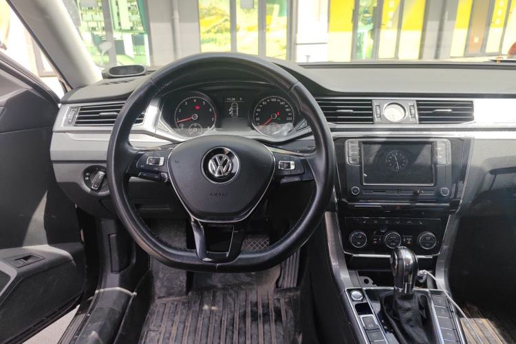 Used Volkswagen Passat 2017 330TSI DSG Luxury Edition Steering Wheel