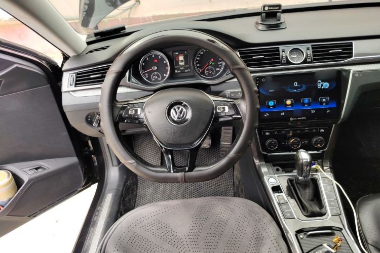 Used Volkswagen Passat 2017 330TSI DSG Prestige Edition Steering Wheel