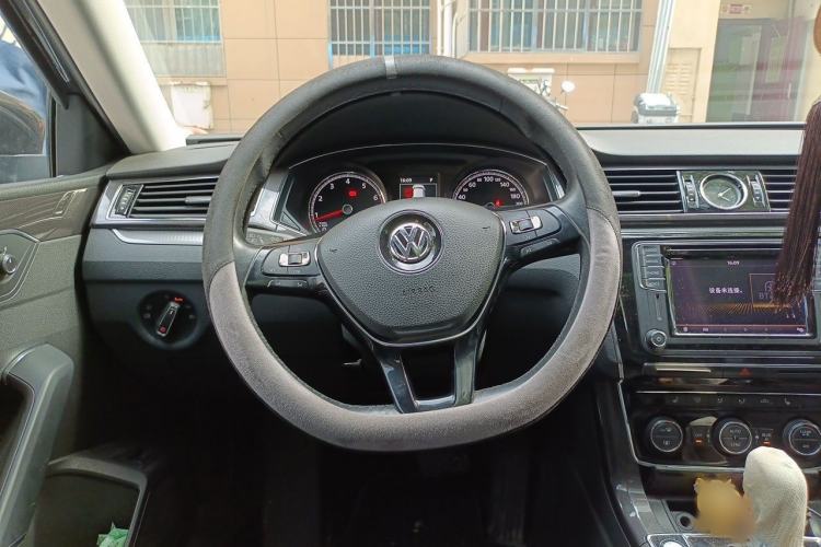 Used Volkswagen Passat 2017 330TSI DSG Prestige Edition Steering Wheel
