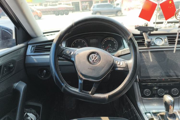 Used Volkswagen Passat 2017 330TSI DSG Luxury Edition Steering Wheel