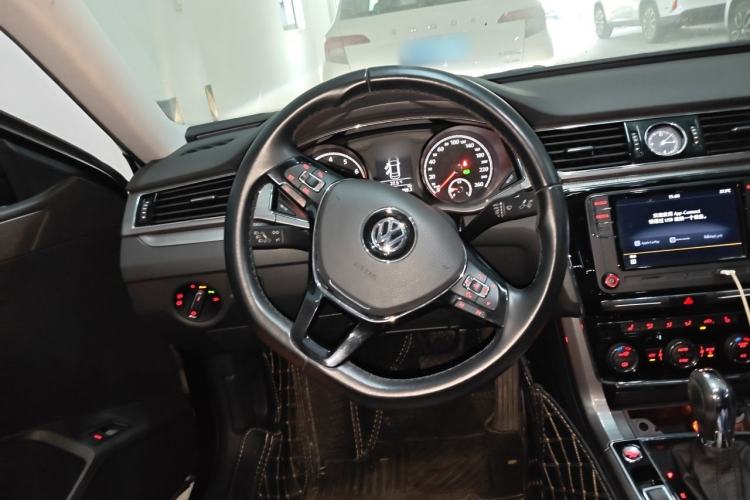 Used Volkswagen Passat 2017 330TSI DSG Luxury Edition Steering Wheel