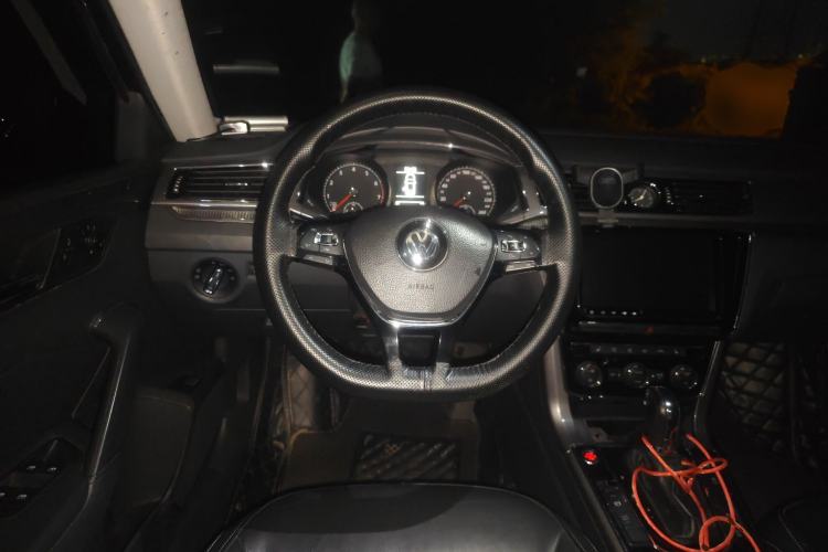Used Volkswagen Passat 2017 330TSI DSG Luxury Edition Steering Wheel