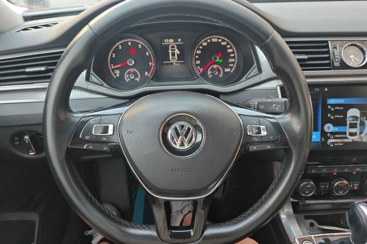 Used Volkswagen Passat 2017 330TSI DSG Luxury Edition Steering Wheel