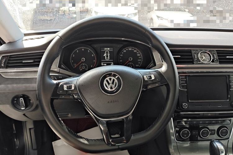 Used Volkswagen Passat 2017 330TSI DSG Luxury Edition Steering Wheel